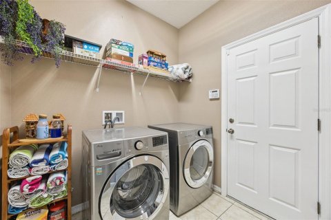 Casa en venta en Kissimmee, Florida, 5 dormitorios, 233.09 m2 № 2233805 - foto 22