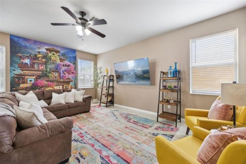 Casa en venta en Kissimmee, Florida, 5 dormitorios, 233.09 m2 № 2233805 - foto 4