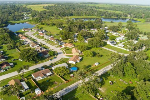 House in Zephyrhills, Florida 2 bedrooms, 113.53 sq.m. № 1855542 - photo 9