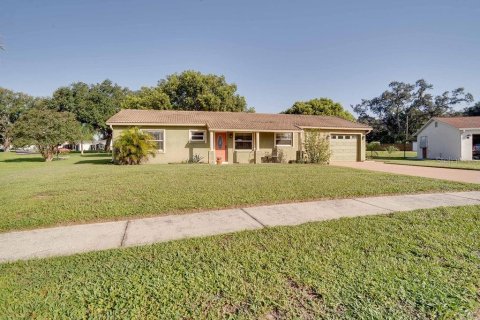 House in Zephyrhills, Florida 2 bedrooms, 113.53 sq.m. № 1855542 - photo 27