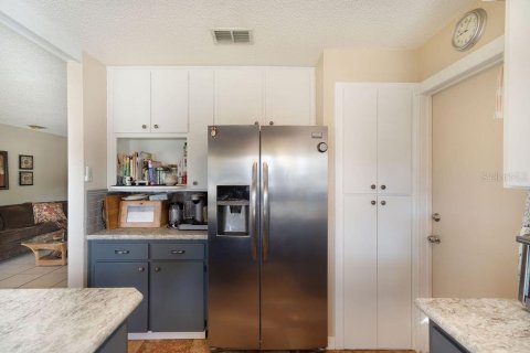 House in Zephyrhills, Florida 2 bedrooms, 113.53 sq.m. № 1855542 - photo 11