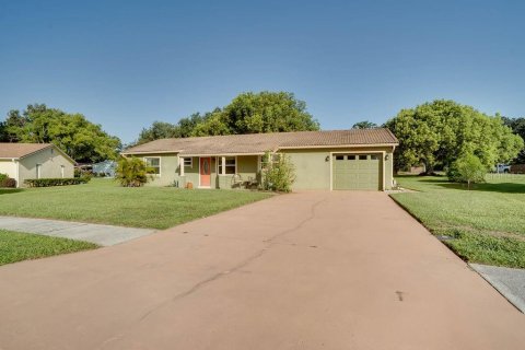 House in Zephyrhills, Florida 2 bedrooms, 113.53 sq.m. № 1855542 - photo 2