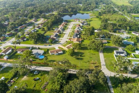 House in Zephyrhills, Florida 2 bedrooms, 113.53 sq.m. № 1855542 - photo 8