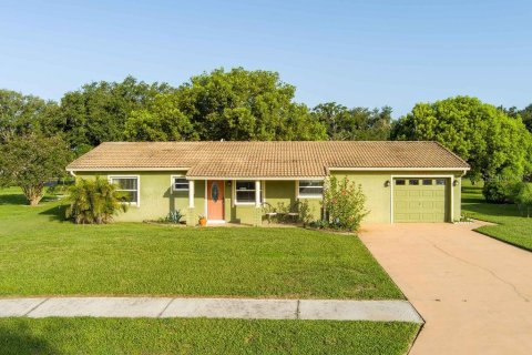 House in Zephyrhills, Florida 2 bedrooms, 113.53 sq.m. № 1855542 - photo 7