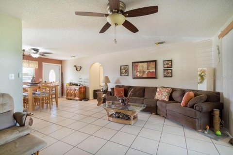 House in Zephyrhills, Florida 2 bedrooms, 113.53 sq.m. № 1855542 - photo 17