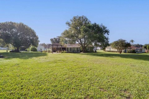 House in Zephyrhills, Florida 2 bedrooms, 113.53 sq.m. № 1855542 - photo 30