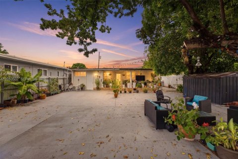 Casa en Hialeah, Florida 4 dormitorios, 153.38 m2 № 2276674