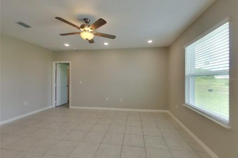 Casa en alquiler en Winter Haven, Florida, 3 dormitorios, 132.39 m2 № 1912899 - foto 2