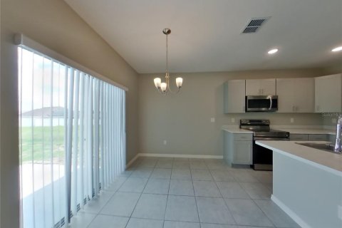 Casa en alquiler en Winter Haven, Florida, 3 dormitorios, 132.39 m2 № 1912899 - foto 4