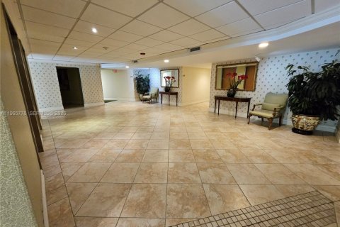 Condo in Fort Lauderdale, Florida, 2 bedrooms  № 2027401 - photo 6
