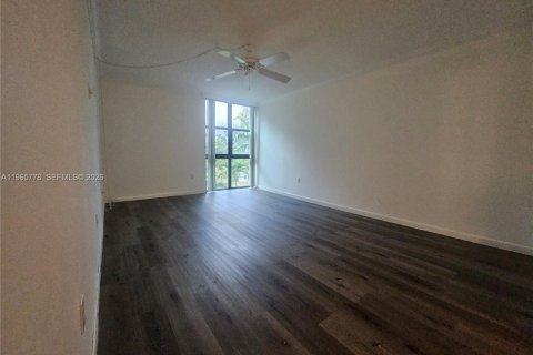 Condo in Fort Lauderdale, Florida, 2 bedrooms  № 2027401 - photo 29