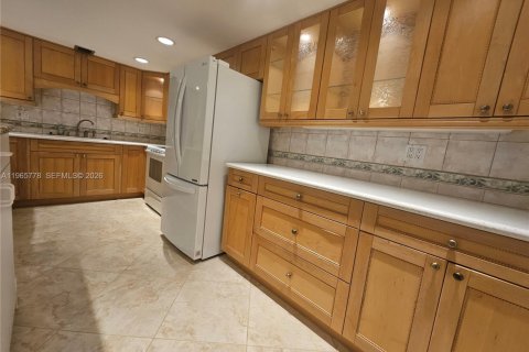 Condo in Fort Lauderdale, Florida, 2 bedrooms  № 2027401 - photo 22