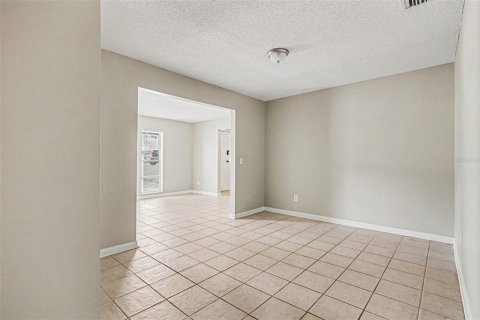 Casa en venta en Lakeland, Florida, 3 dormitorios, 151.06 m2 № 2111348 - foto 2