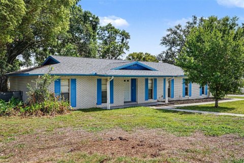 House in Lakeland, Florida 3 bedrooms, 151.06 sq.m. № 2111348