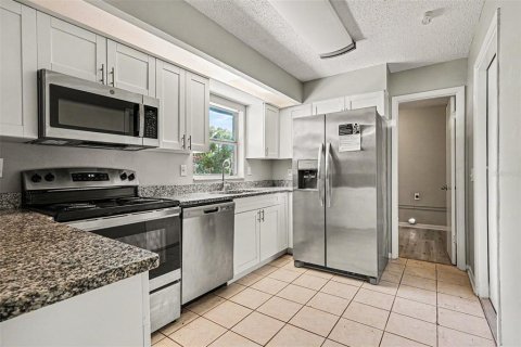 Casa en venta en Lakeland, Florida, 3 dormitorios, 151.06 m2 № 2111348 - foto 5