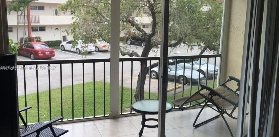 Apartment in Pembroke Pines, Florida 2 bedrooms, 108.7 sq.m. № 1764770