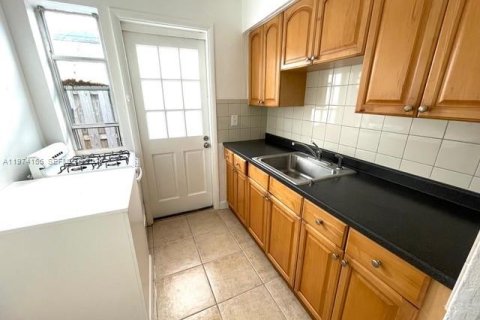 Immobilier commercial à vendre à Miami Beach, Floride: 334.08 m2 № 2036459 - photo 17