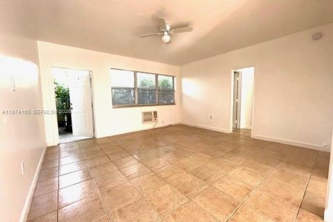 Immobilier commercial à vendre à Miami Beach, Floride: 334.08 m2 № 2036459 - photo 5
