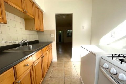 Immobilier commercial à vendre à Miami Beach, Floride: 334.08 m2 № 2036459 - photo 7