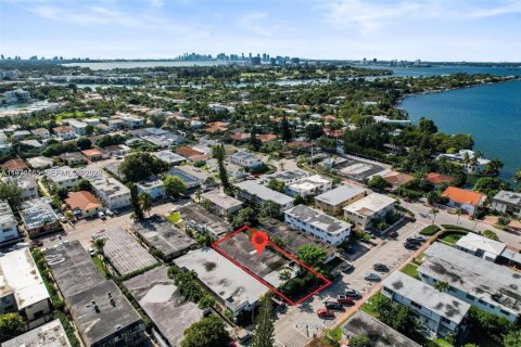 Immobilier commercial à vendre à Miami Beach, Floride: 334.08 m2 № 2036459 - photo 1