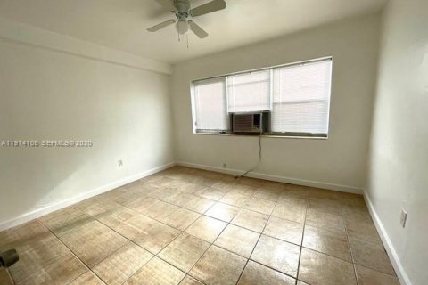 Immobilier commercial à vendre à Miami Beach, Floride: 334.08 m2 № 2036459 - photo 15