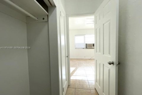 Immobilier commercial à vendre à Miami Beach, Floride: 334.08 m2 № 2036459 - photo 9