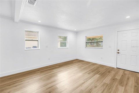 Villa ou maison à vendre à Tampa, Floride: 3 chambres, 109.62 m2 № 2414960 - photo 19