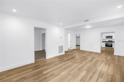 Villa ou maison à vendre à Tampa, Floride: 3 chambres, 109.62 m2 № 2414960 - photo 16