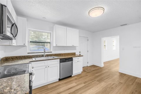 Villa ou maison à vendre à Tampa, Floride: 3 chambres, 109.62 m2 № 2414960 - photo 25