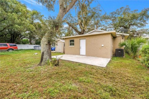 Villa ou maison à vendre à Tampa, Floride: 3 chambres, 109.62 m2 № 2414960 - photo 12