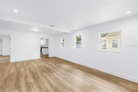Villa ou maison à vendre à Tampa, Floride: 3 chambres, 109.62 m2 № 2414960 - photo 15