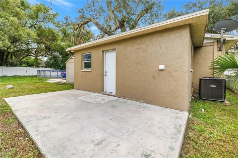 Villa ou maison à vendre à Tampa, Floride: 3 chambres, 109.62 m2 № 2414960 - photo 13