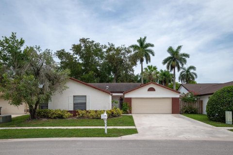 House in Boca Raton, Florida 3 bedrooms, 155.33 sq.m. № 2086724