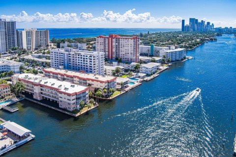 Copropriété à louer à Hallandale Beach, Floride: 1 chambre, 67.26 m2 № 1985894 - photo 20