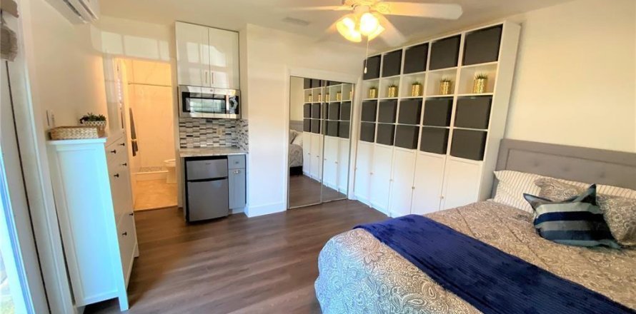 Condominio en Davie, Florida, 1 dormitorio  № 1177028