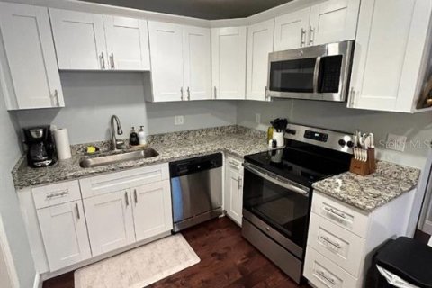 Casa en venta en Tampa, Florida, 4 dormitorios, 137.59 m2 № 1787937 - foto 4