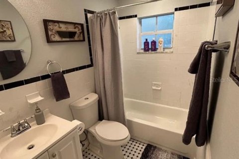 Casa en venta en Tampa, Florida, 4 dormitorios, 137.59 m2 № 1787937 - foto 11