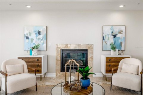 Condo in Treasure Island, Florida, 4 bedrooms № 2150888 - photo 14