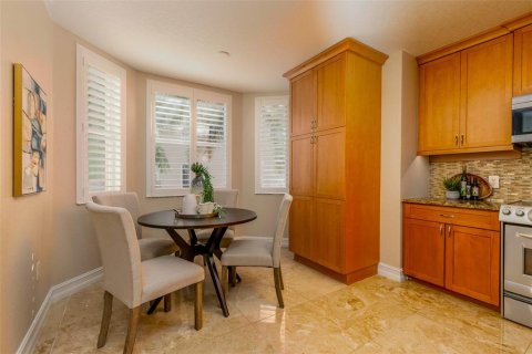 Condo in Treasure Island, Florida, 4 bedrooms № 2150888 - photo 28