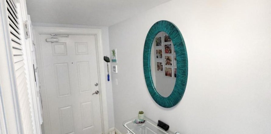 Condo in Jensen Beach, Florida, 2 bedrooms  № 2392015