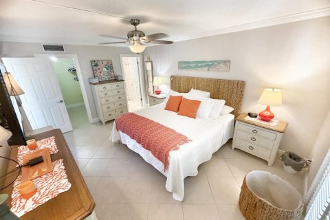Condo in Jensen Beach, Florida, 2 bedrooms  № 2392015 - photo 8