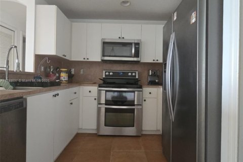 Copropriété à vendre à Doral, Floride: 2 chambres, 121.52 m2 № 1742456 - photo 15