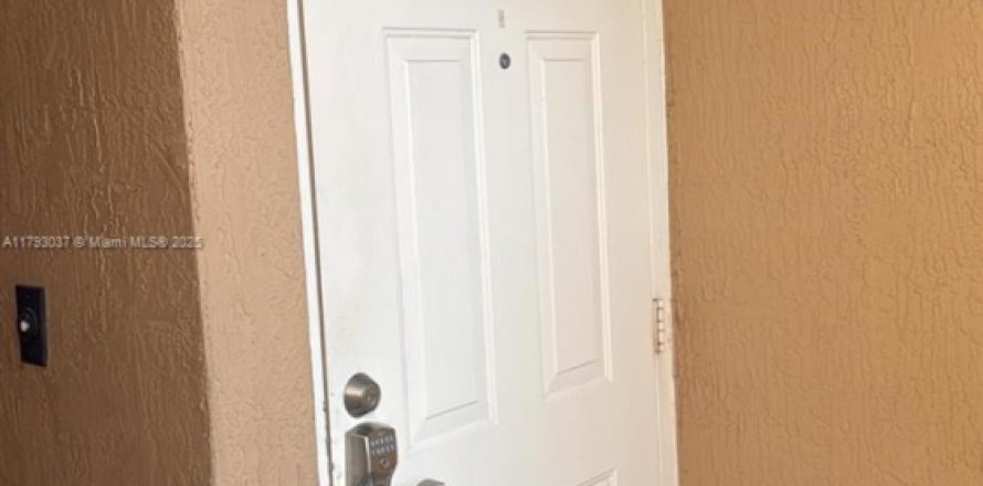 Condo à Doral, Floride, 2 chambres № 1742456