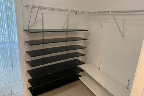 Condo in Miami, Florida, 1 bedroom  № 1772563 - photo 22