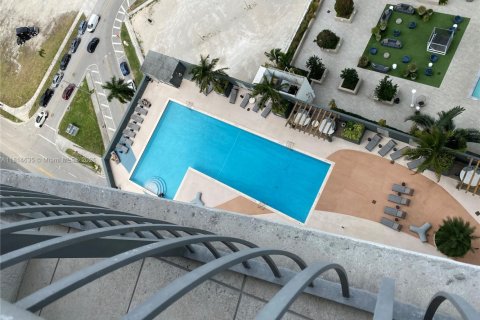 Condo in Miami, Florida, 1 bedroom  № 1772563 - photo 3
