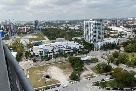Condo in Miami, Florida, 1 bedroom  № 1772563 - photo 2