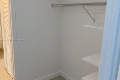 Condo in Miami, Florida, 1 bedroom  № 1772563 - photo 21
