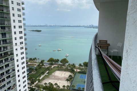 Condo in Miami, Florida, 1 bedroom  № 1772563 - photo 5