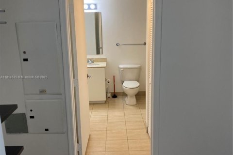 Condo in Miami, Florida, 1 bedroom  № 1772563 - photo 19