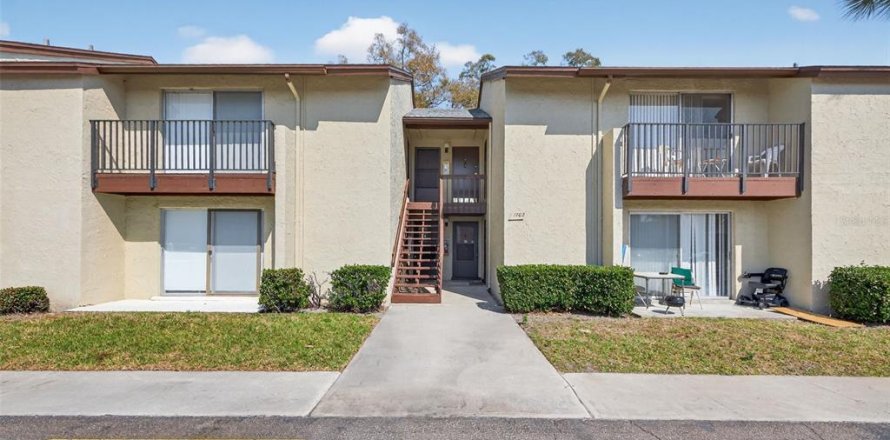 Кондоминиум с 3 комнатами в Клируотер, Флорида № 2213371